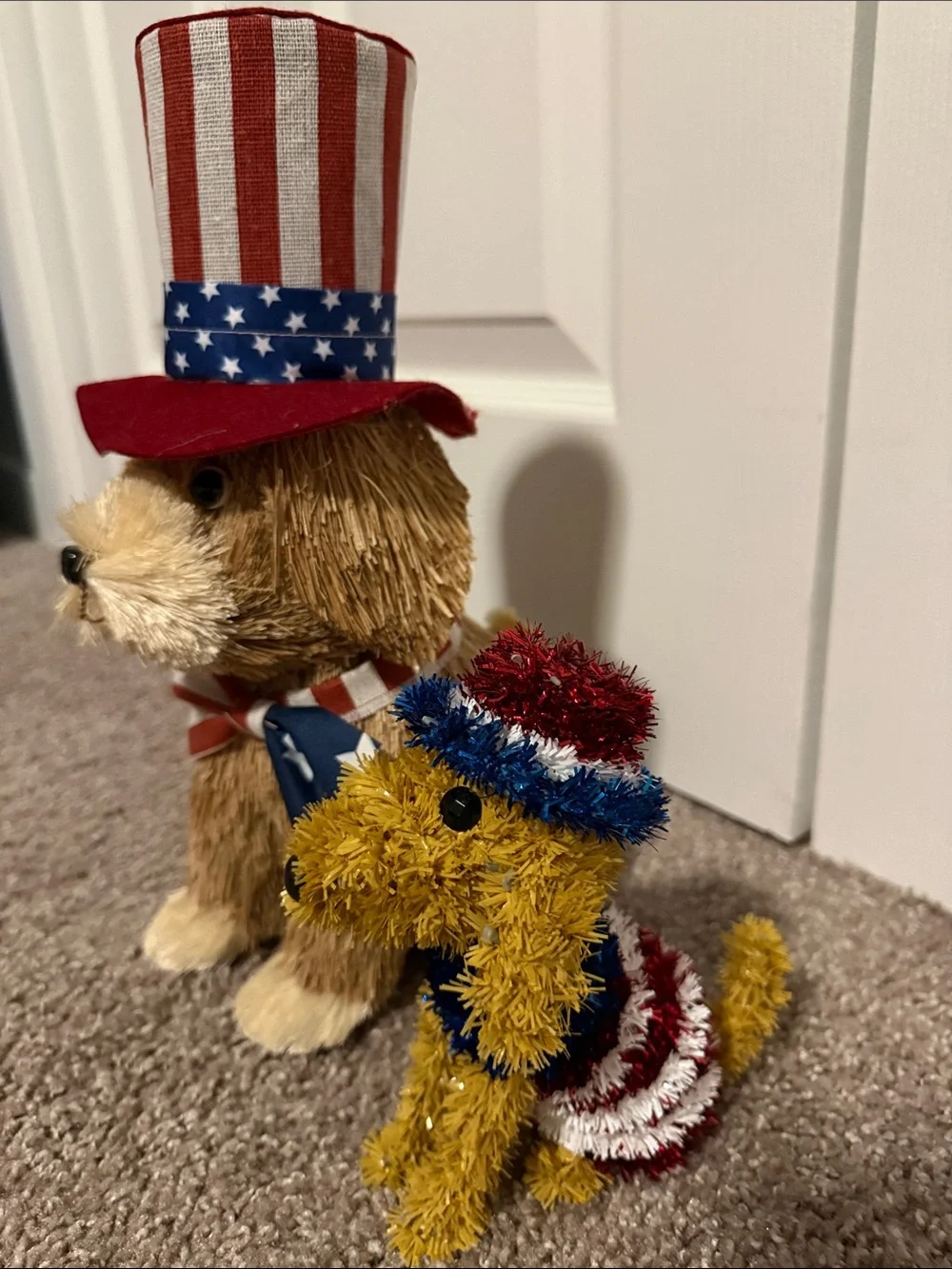 Patriotic Dog’s statues